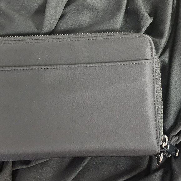 Nordace Black RFID Blocking Passport Sim SD Card ID Window Smart Wallet Wristlet - Picture 4 of 16